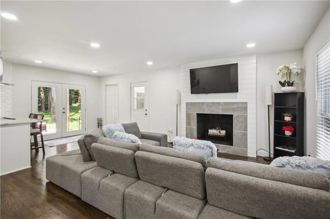 Photo - 2832 Riderwood Dr