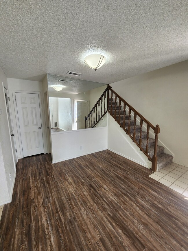 Photo - 2 story townhome, 2 bed 2.5 bath Unit A104