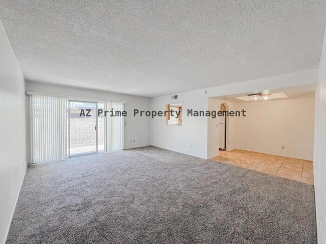 Photo - 812 W Duke Dr