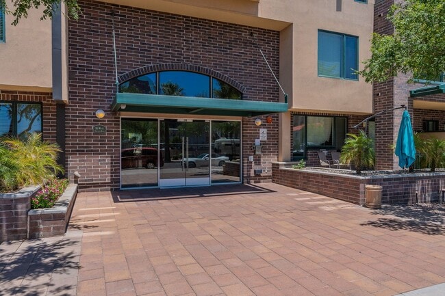 Photo - 16 W Encanto Blvd