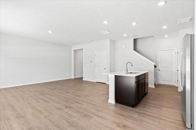 Photo - 1489 Jarry Ave