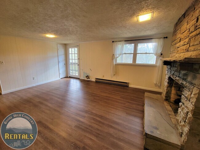 Photo - 316 Carl Giles Rd Unidad 316 Carl Giles Road-Lower