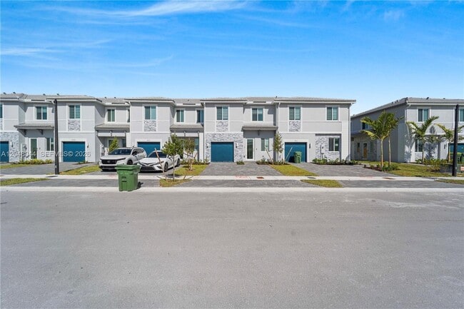 Photo - 701 SE 13th St Cir