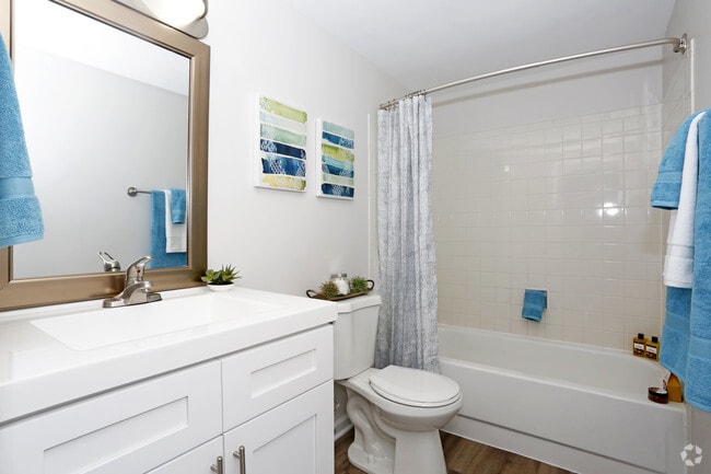 1BR,1BA,748 - Laurel - Mandalane