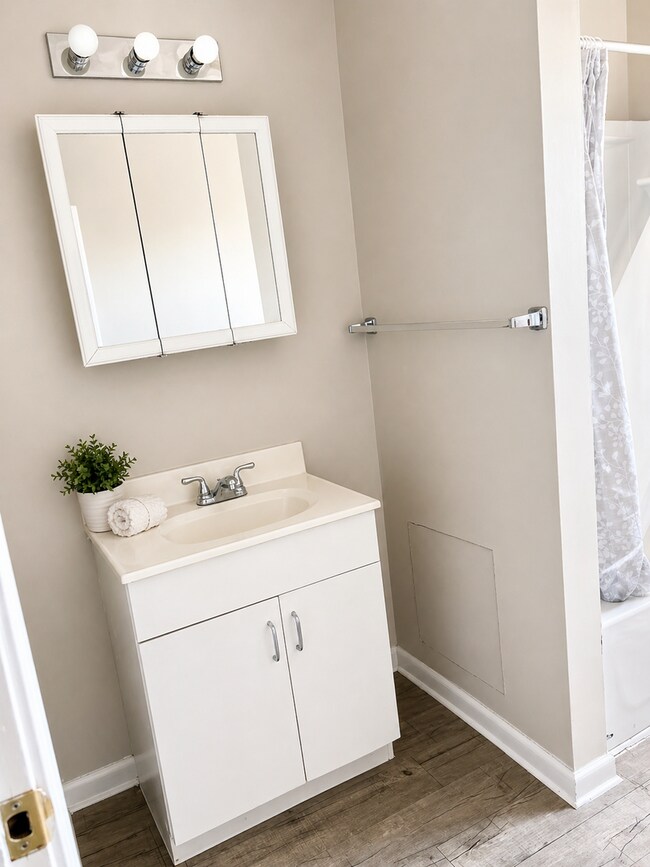 Photo - *** Amazing Apartment in Mt. Washington * Pet Friendly * Duplex style * Available Now * Spacious ... Unidad 170