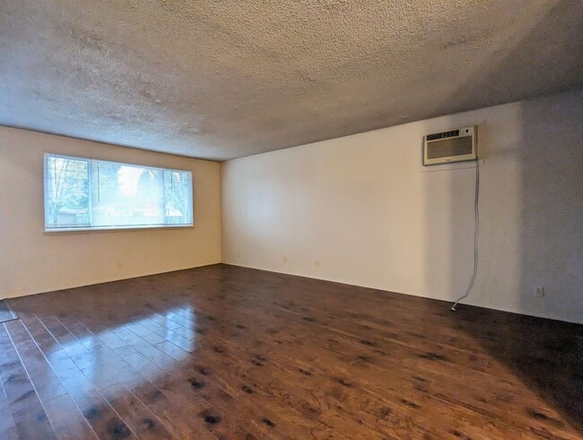 Photo - Great 2-Story, 2-Bedroom, 1.5-Bath Duplex ...