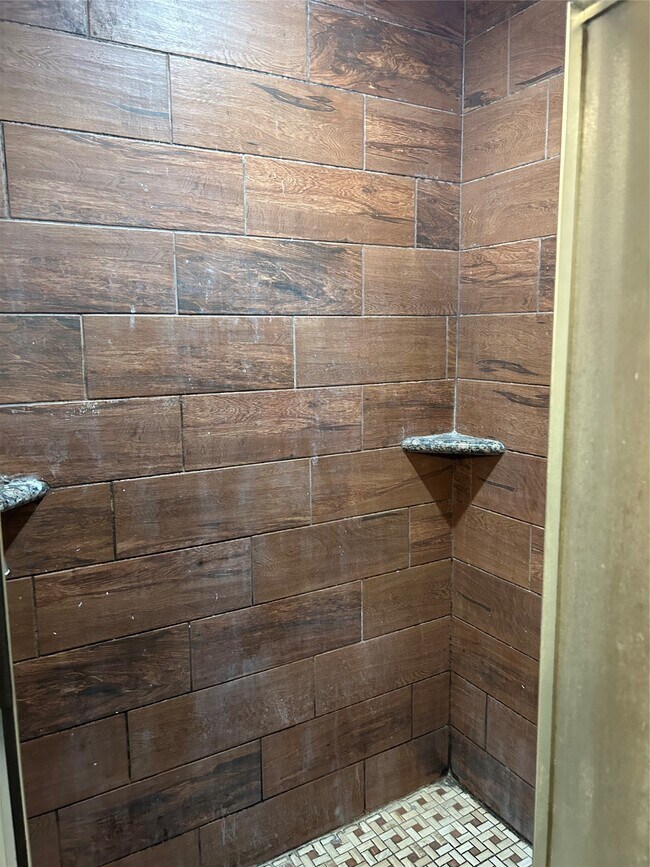 Photo - 16011 Mary Ann Ln