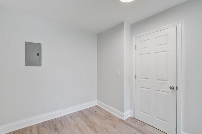 7221 Patricia Dr Unit B