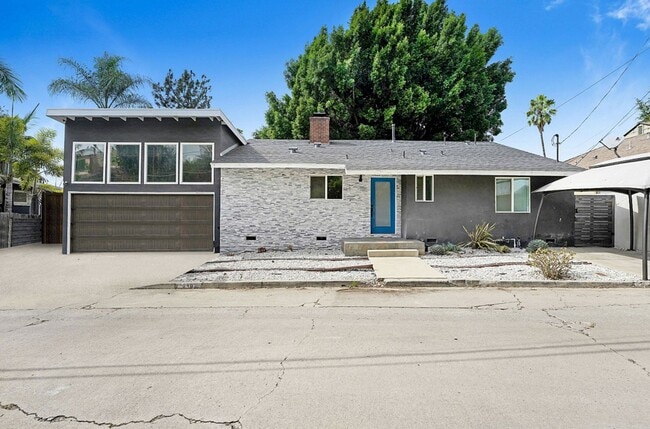 Photo - 6465 Ivarene Ave