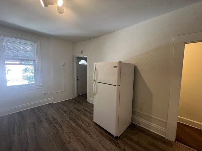 Photo - Spacious Updated 4BED/3BATH In Southside -...