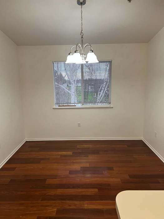 Photo - 565 Peerless Way