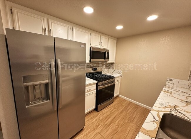 Photo - 1380 W 48th St Unidad 116