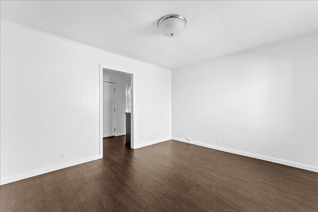 Photo - 150 N Indiana St