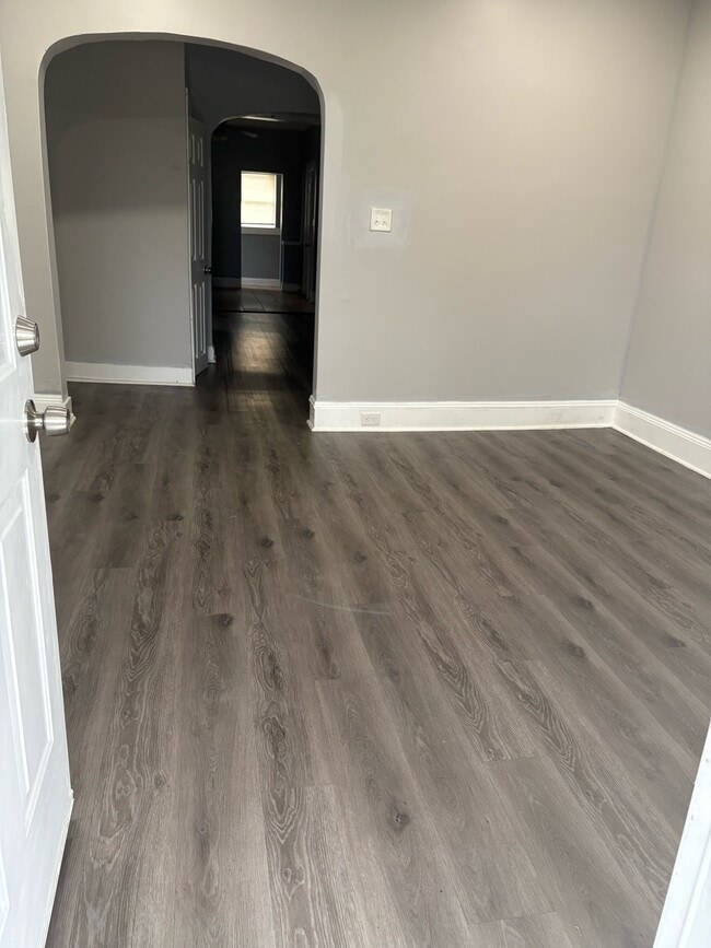 Photo - 54 N Morley St