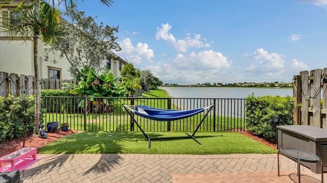 Photo - 9595 Town Parc Cir N Townhome