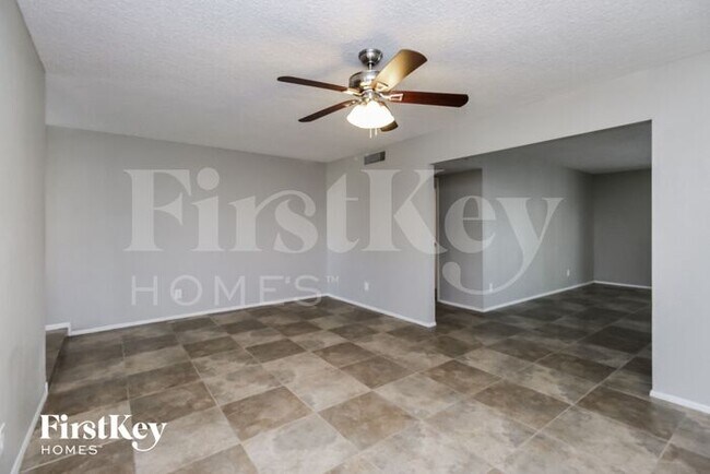 Photo - 2331 E Alameda Dr