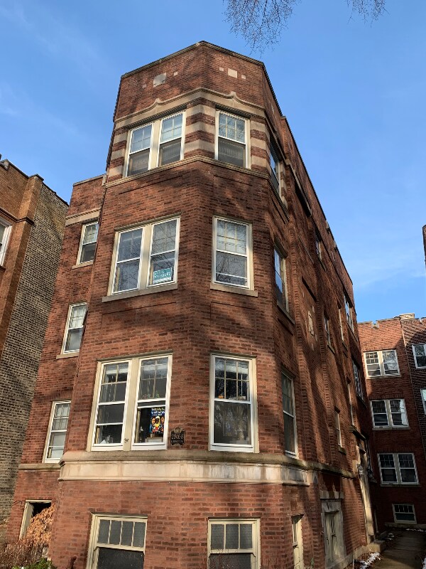 Building Photo - 2046 W Farragut Ave Rental