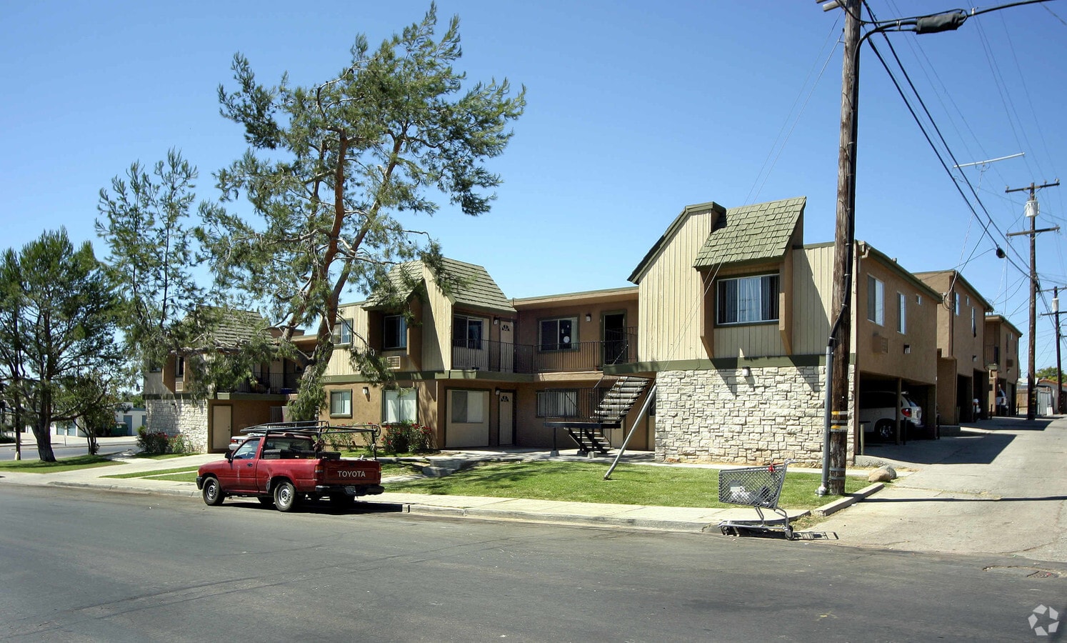 Photo - 4350 Maple St