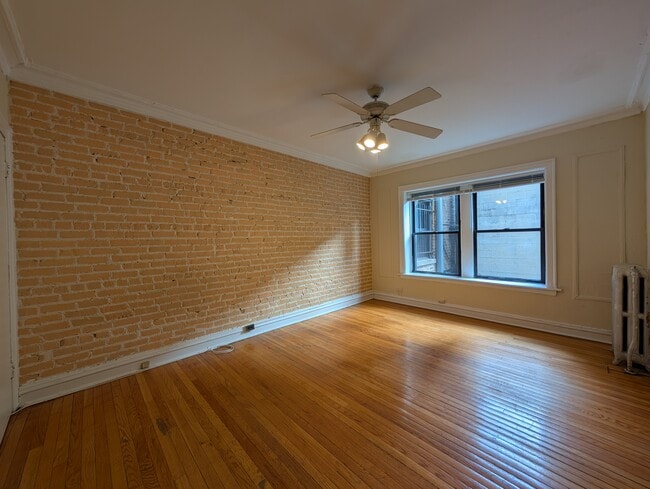 Building Photo - 1160 N Dearborn St Unit 216