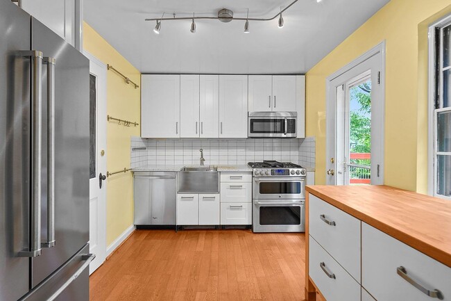 Building Photo - 318 Ethan Allen Ave