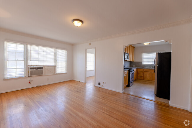 Building Photo - 8537 Cashio St Unit 8539 1/2 Rental