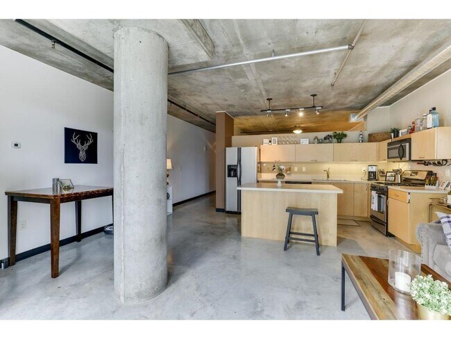 Photo - 730 N 4th St Unidad 410