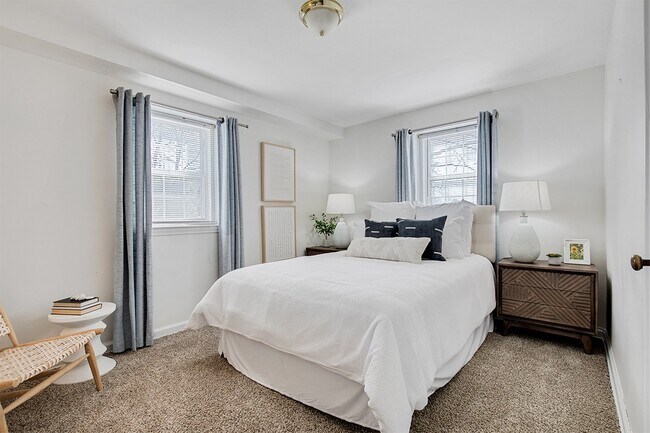 Cross Country Manor Apartments