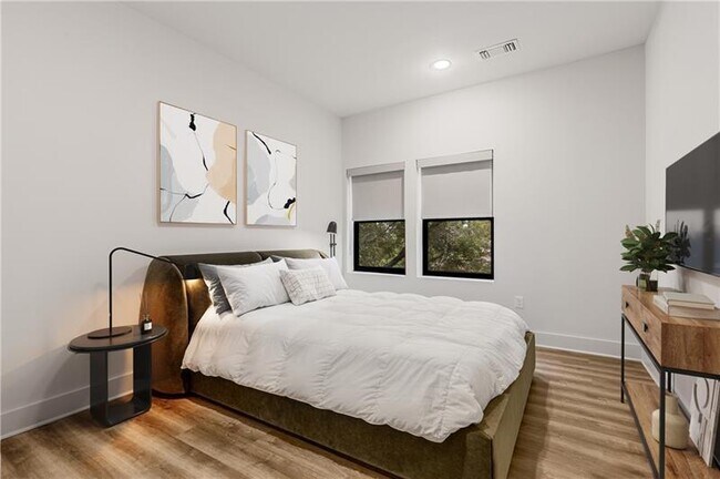 Photo - 112 Rogers St NE Unit 303