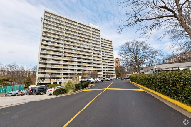 Building Photo - Amazing Opportunity to Rent this well Main... Unit #1506 Rental