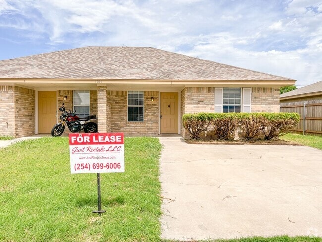 Building Photo - 1707 Windward Dr Unit B Rental