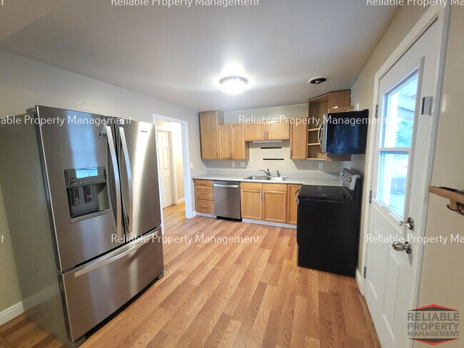 Photo - 1195 E 15th St