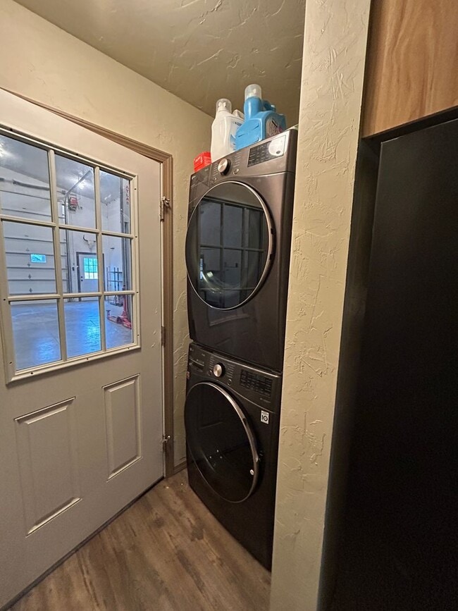 Photo - Huge Shop with 2 bedroom 2 bath Condo attached!