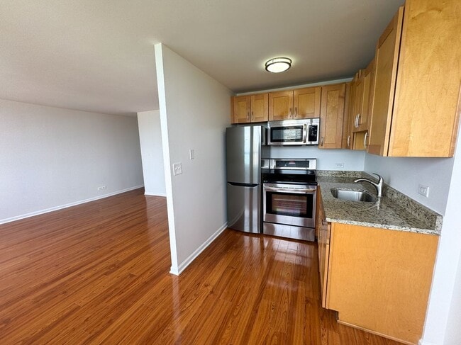 Photo - 6171 N Sheridan Rd