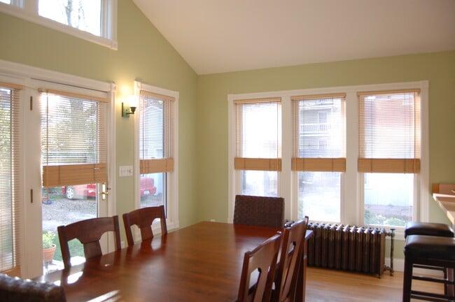 Photo - 138 N Franklin St