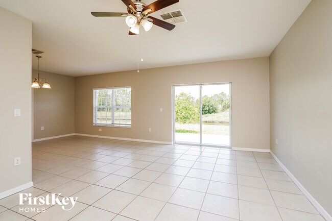 Photo - 1131 Ermine St E