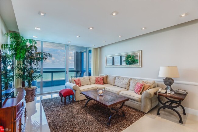 3 br, 3 bath Condo - 6899 Collins Ave Unit... - 3 br, 3 bath Condo - 6899 Collins Ave Unit... Unidad 706