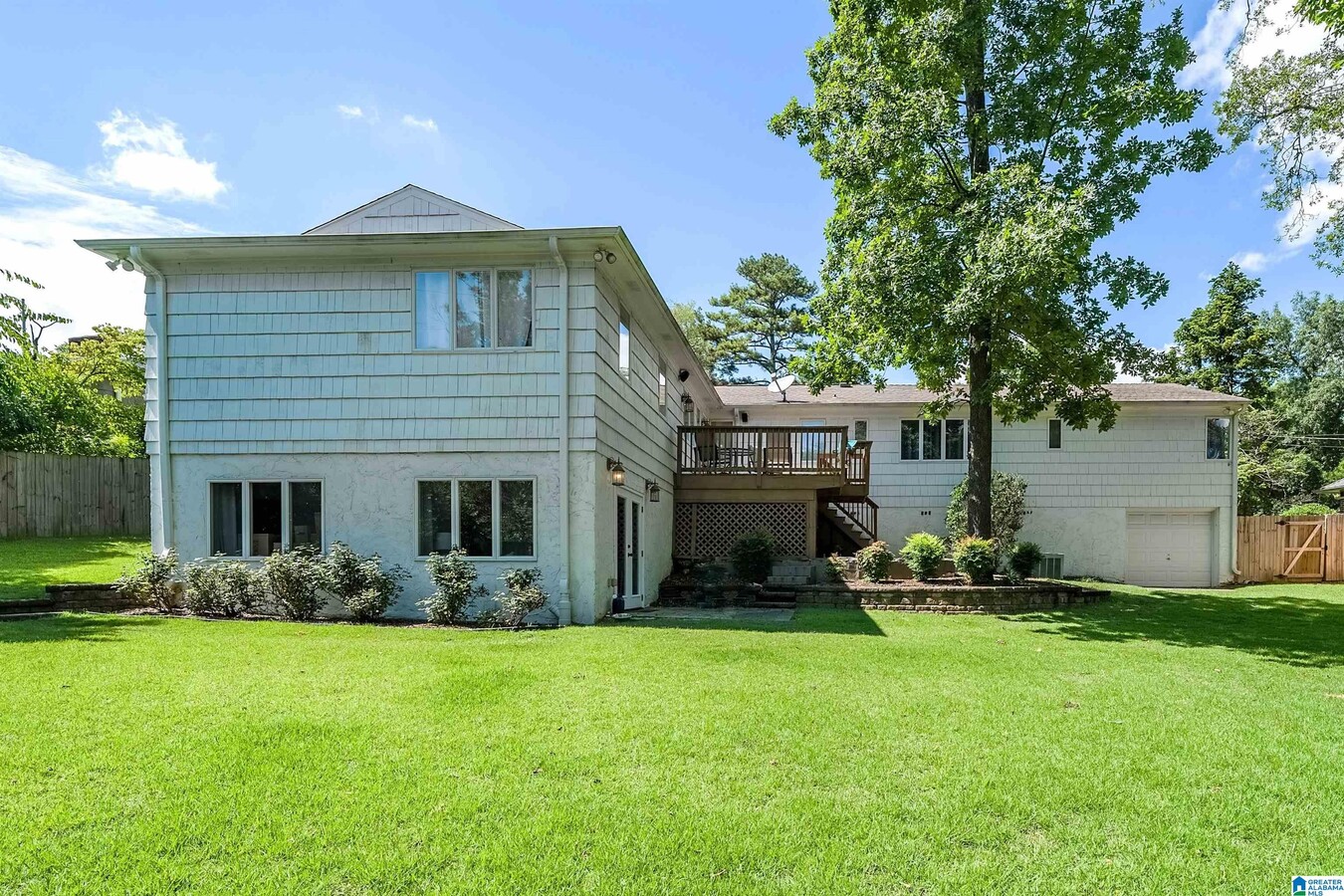 Photo - 2005 Chestnut Rd