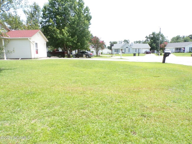 Photo - 403 Fieldstone Way