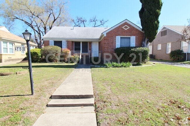 Building Photo - Well Maintained 3/2/2 Near TCU For Rent! Rental