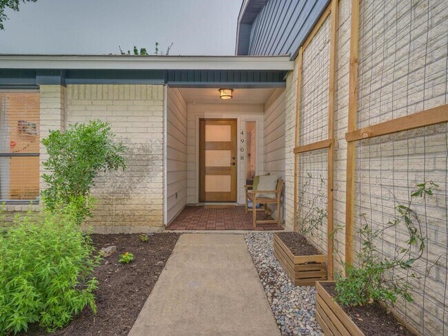 Photo - 4908 Dry Oak Trail