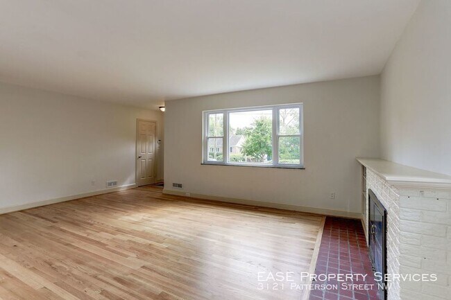Photo - 3121 Patterson St NW