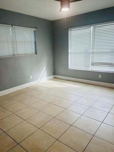 Building Photo - 2844 SW 3rd Ct