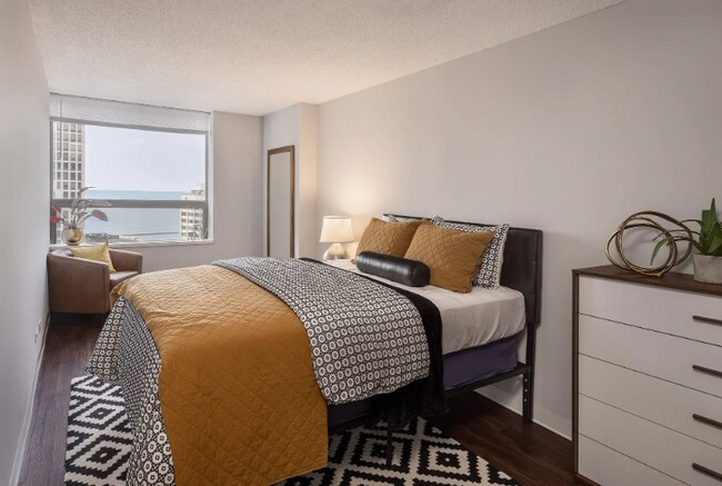 Photo - 454 E Ohio St