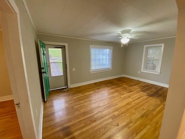 Photo - 740 Sunset Dr