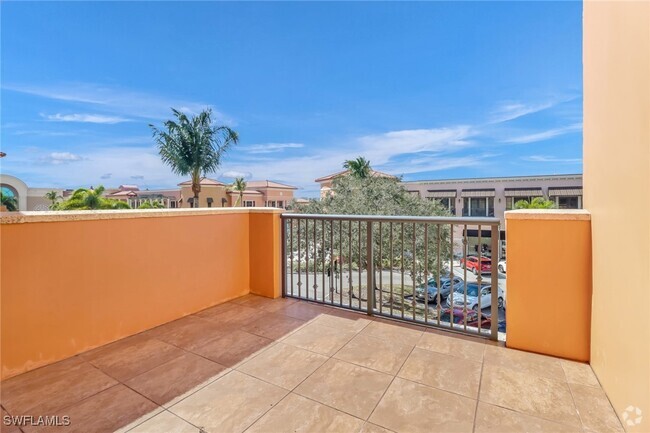 Building Photo - 23161 Fashion Dr Unit 7109 Rental