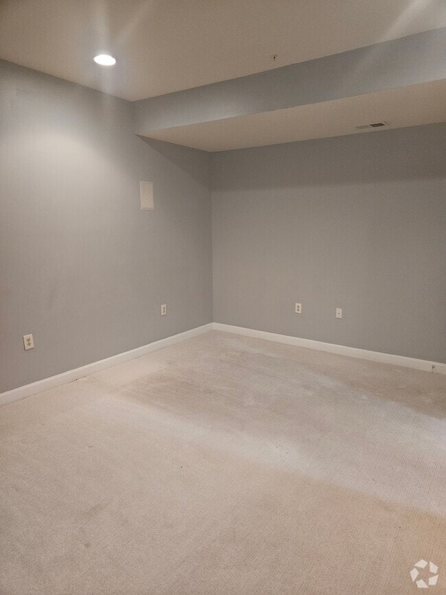 Building Photo - 2604 Somerton Ct Rental