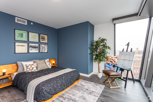 1HAB, 1BA - 982&nbsp;ft² - One Hundred Above the Park