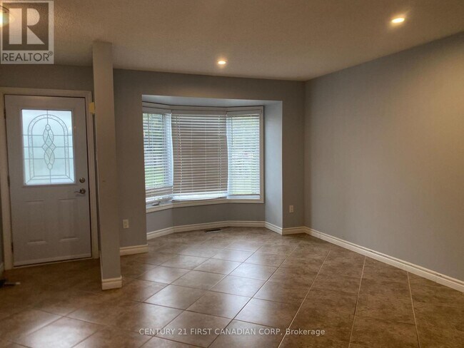 Photo - 50 Chapman Ct