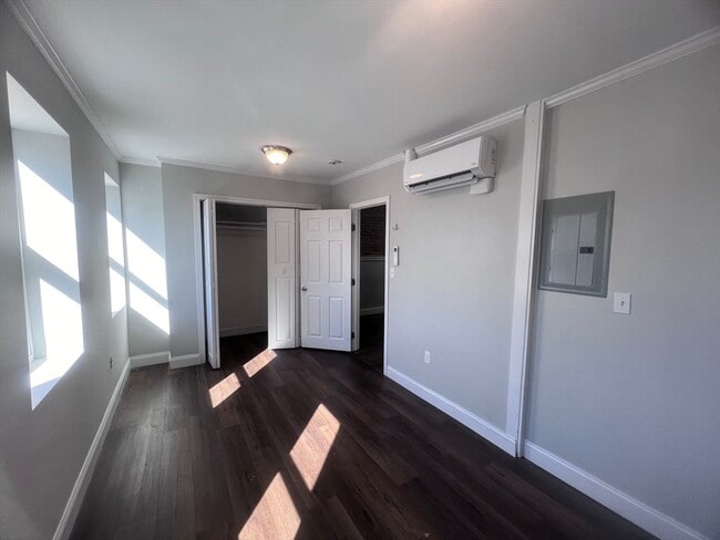 Photo - 315 Meridian St Unit 2