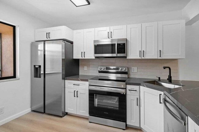 Photo - 341 Lakeview Dr Unit 203